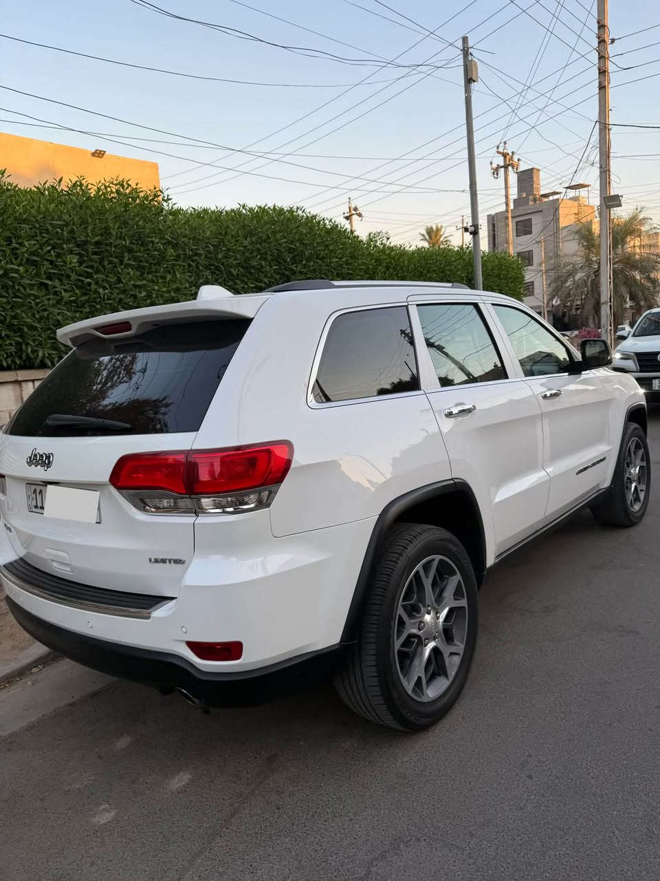 السلام عليكم جيب كراند شيروكي خليجي لمتدد 2019 فول مواصفات
فور ويل 4*4 بونراما كشن كهرباء و خزن ميموري وجلد كريمي تدفئه وتبريد حساسات امامي خلفي شاشة جبيرة درايف مود مري كهرباء اوتو ستوب تشغيل عن بعد تبريد قطعتين دبل اكزوز تدفئه استيرن بيها هواي مواصفات بعد ماشية 86 الف ميل 
السعر : 248 $ 
بغداد المنصور
***********
