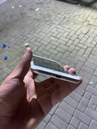 أيفون 7 بلاص للبيع بطاريه 64 جهاز نضيف كلشي مامبدل بي السعر 110 وبي مج...