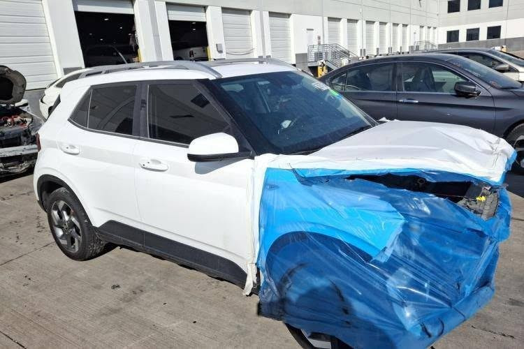 هونداي فينو موديل 2025 فول مواصفات ماشيه 20000 محرك 1600 دبل نوزل حادث بنيد مبدل بلادي سياره جاهزه بدون اي نقص هاتف *********** مكان بغداد الدوره السعر 142

