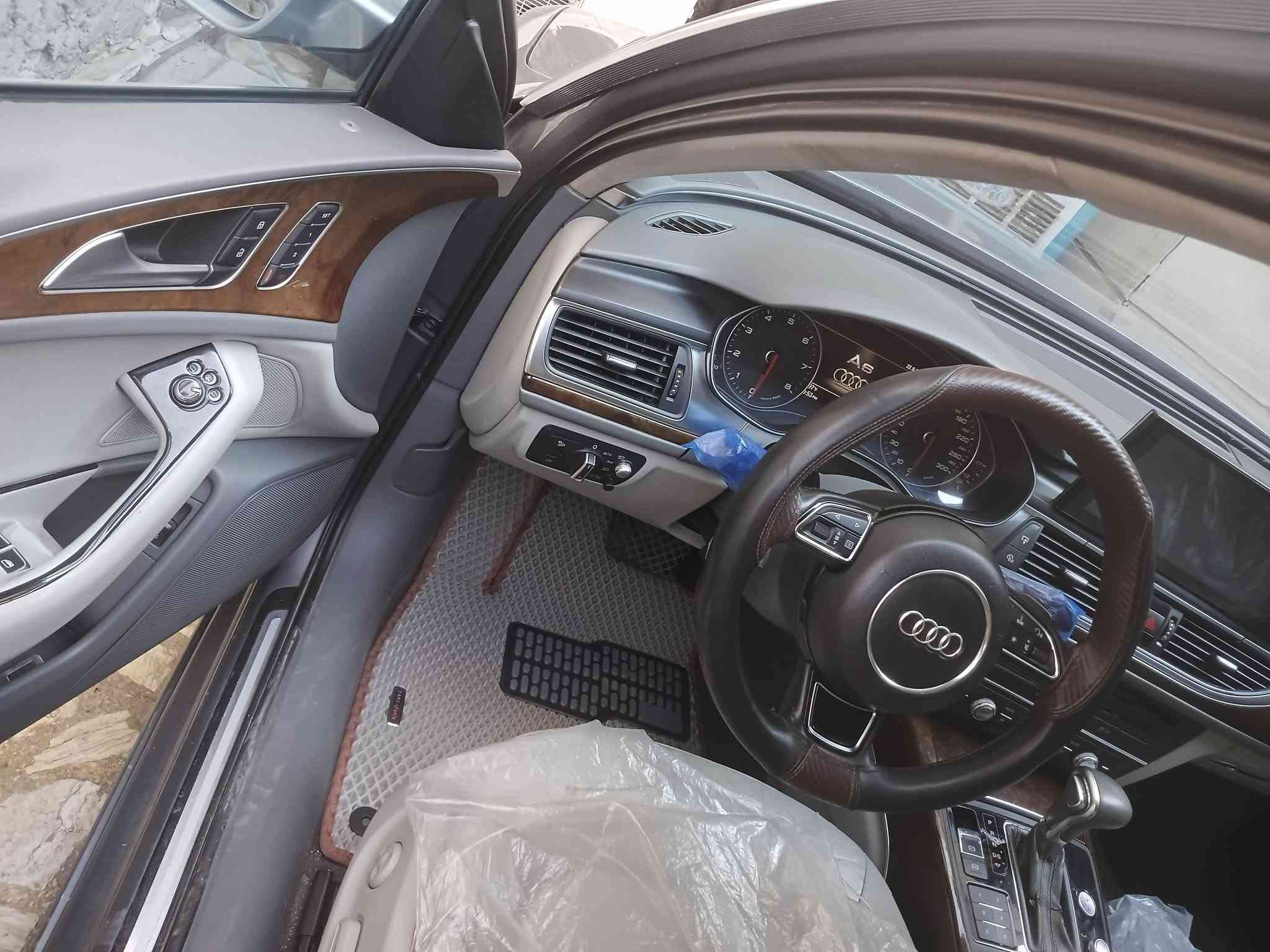 السلام عليكم
اودي A6 2013خليجي وكاله العرصات كفاله عامه
فول مواصفات سياره جديده بمعنه الكلمه وضع الشركه
بدون اي نقص 
ماشيه ٨٨الف KM
مكانه بغداد بسمي
للاستفسار ***********
