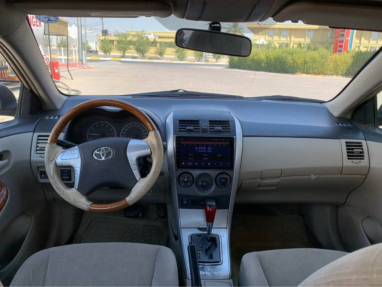 تويتا بيكاشو موديل ٢٠١٣ بيلاد تاكسى و بيلاد توماتيك
مةكينة ٢٠٠٧
گيرى لوك بةشةرت
سيارةكة ١٠ پارچةية
جةمبيكى بشتةوةى هةية مةستةرةكةى گرتووة
يةك چاملغى سبوغة ژوورى نةگرنووة ناو رانةكةى 
نةرمة تةزرةكى هةية
بيشى بس لاى دةبةى ئاو هةيتى 
سنوى بةسةرجوة ٢٠٢٤
هزة نوية
تاخم تاية نوية
تبريد بةشةرت
سةقفى بس لاى اجرةكة pdr بةقةد يةك بست
نرخى ١٣٢ $ 
شوين هةولير
رقم تلفون ***********
*********** أربيل, العراق
