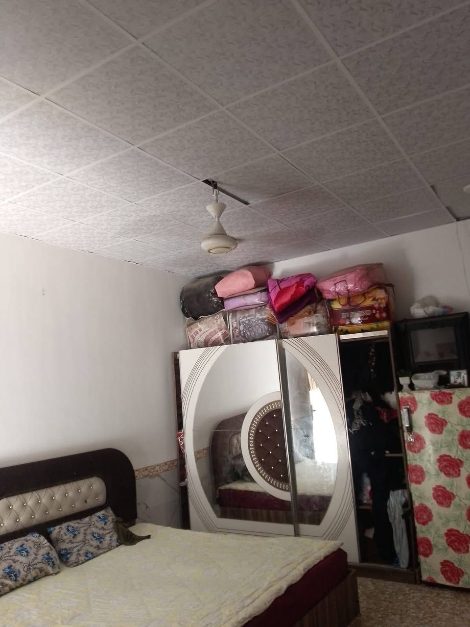 يالله يارزاق 🏣دار رهينه رهينه المده مفتوحه المساحه 300متر مناسب
العنوان كوفه علوت الفحل شارع الفلل قرب صيدليت هند دور

يحتوي ع  عرف عدد 3وصاله ومطبخ حار وبارد وستقبال وتخاريج دخليه وخارجيه وكراج سياره وحديقه

الستفسار تصل *********** وتساب الو خاص
