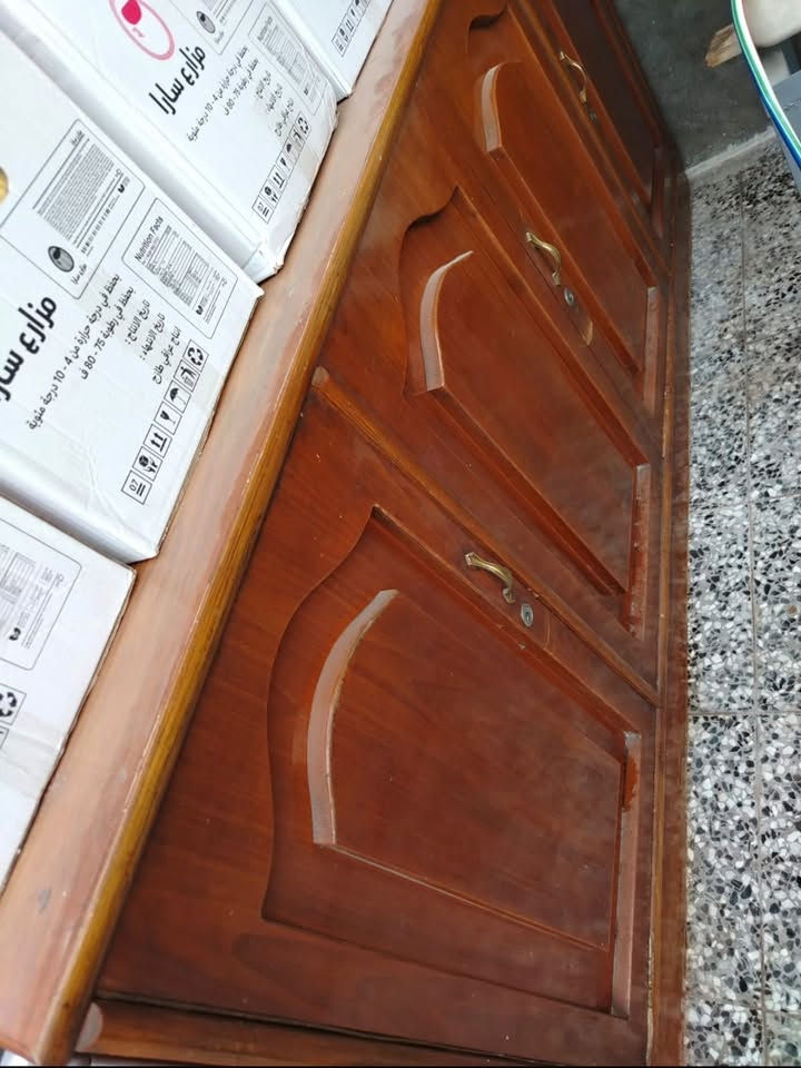 سلام عليكم بوفيه للبيع صاج جبيره جديده قبل اسبوع اخذته سعره 150 مكاني بغداد بلديات  رقمي*********** فقط واتساب
