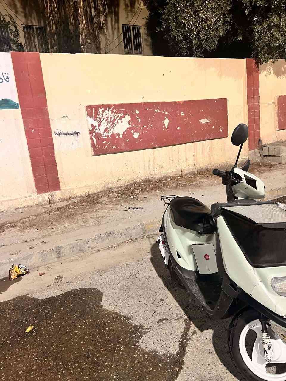 السلام عليكم ماطور بزون  للبيع ماطور جديد شرط هندر واحد السعر ١٨٠ وبيها مجال
