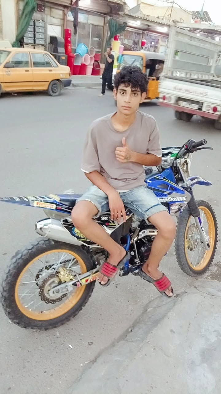 قفاز مراوس كاويارموديل٢٠٢٥ درجه نكره بكل  وقت مكاني بغداد تاجي سعر ٩٥٠بيه مجال رقم بي واتساب***********
