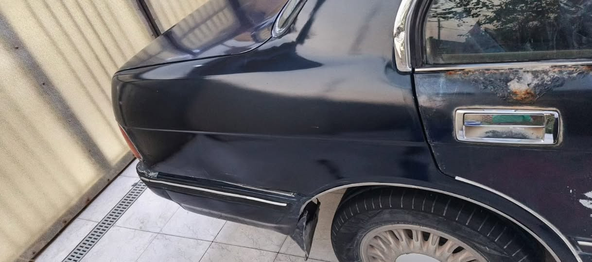 سيارة ارنب للبيع مديل ١٩٩٣ سيارة نظيفه كلشي شغال بيها تبريد كهربائيات محرك ٥'٢ كير محرك تمام بيها ضربه بالمدكر الخلفي سعر السيارة ٥٥ وبيها مجال سيارة بسمي تحويل ثاني يوم مكاني بصرة شط العرب
***********
