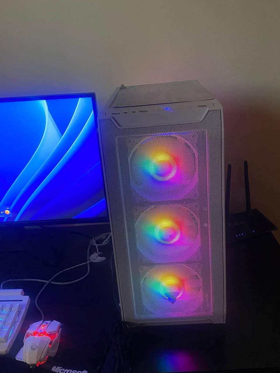 🖥️ PC Gaming للبيع — 820,000 د.ع
المواصفات:
🔹 CPU: Intel Core i5-10400F
🔹 RAM: 16GB
🔹 GPU: NVIDIA GeForce RTX 3050 8GB
🔹 Motherboard: ASUS PRIME B560-PLUS
🔹 Storage: 1.5TB تقريباً
🔹 PSU: A.MING 650W
🔹 الكيس: Gaming مع تبريد هوائي
🔹 الجهاز جاهز للعب والاستخدام
💰 السعر: 820,000 دينار
📍 المنطقة: بغداد لحريه دولعي
📞 رقم الهاتف: ***********
الجهاز نظيف وحالته جيدة، والفحص متاح للجادين.
