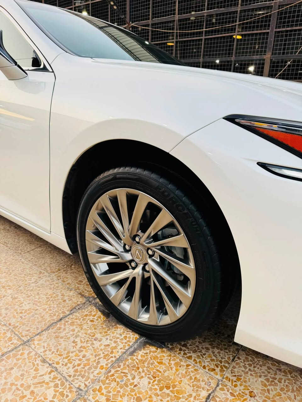 LEXUS ES 300h 2025
مواصفات خليجي صباح نعمان هابريد + بنزين 4 سلندر 

بردة خلفي 

سلايت 

بصمة 

شاشة كار بلي 

حساسات امامي وخلفي 

3 مود قيادة 

٢ بصمة موجود 

٤ ابواب بصمة ذكية 

كشنات كهرباي 

مراية شفت 

ويل 18 

ارضيات  و كتاب شريكة موجود

سيارة عل وضع شريكة جديد 

دعامية الي دعامية مكفولة من كل شي 

ماشية ١٧ الف كيلومتر 

مكان سيارة اربيل 

كشي واضح 

سعر ٣٩٨ ورقة مجال بسيط🚫

*********** ريسالة وتس

