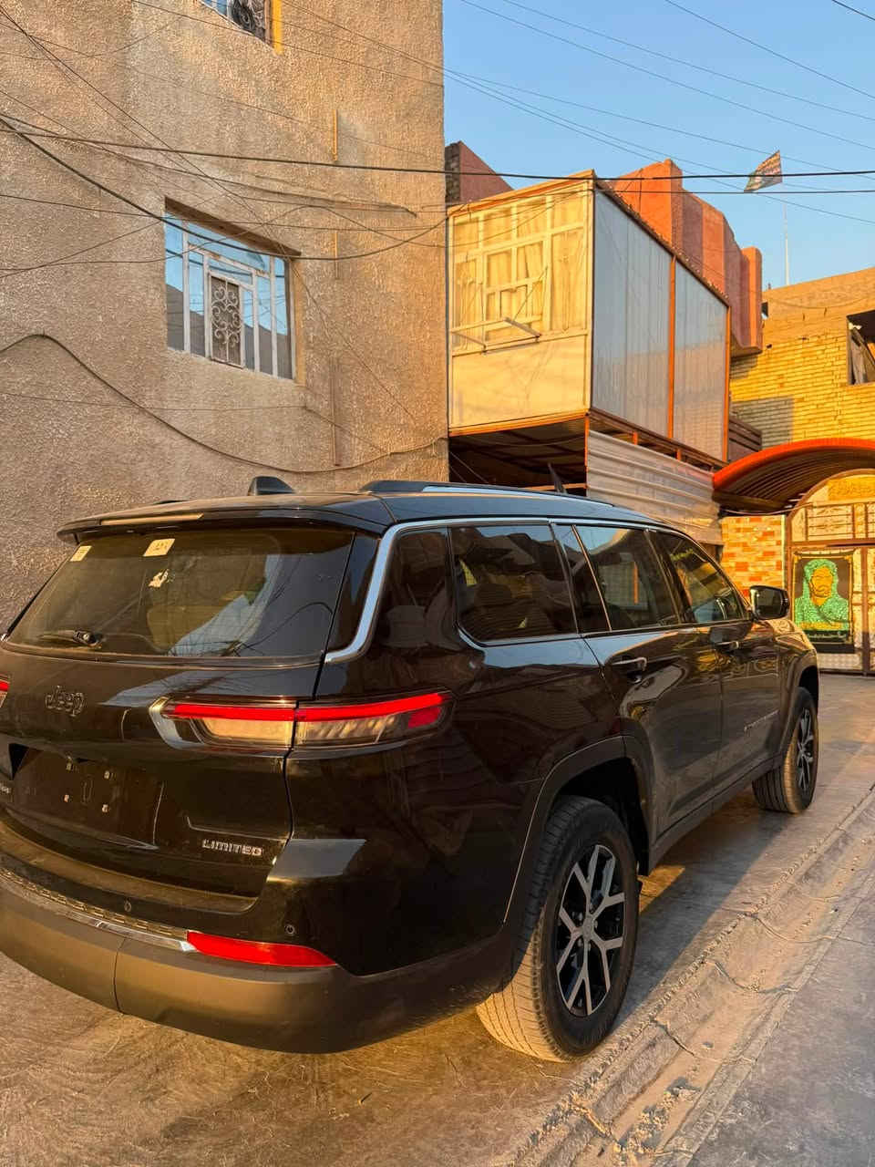 للبيع جيب 2023 لمتد بدون رقم 

سياره جاهزه صور الحادثه موجوده بلمنشور  
ماشيه 30 الف عنواني بغداد 
***********
رايدها 190$
