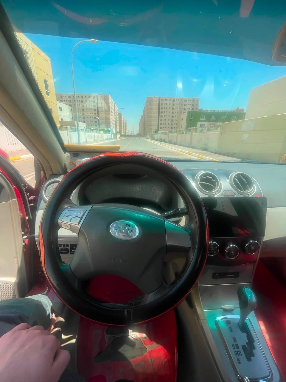 سيارة BYD G3 موديل 2013

✅رقم بغداد مشروع وطني
✅تبريد شغال 
✅كير اوتماتيك

✅صدر درايم شفت مبدلهم قبل فترة، ومشط مجفت فيه ضمان 10 سنوات،وتايرات امامية صار 4 اشهر من شادهم مبدلهم كلهم جديد 

✅وباتري جديد سيارة وين متريد تروح بيها جاهزة 
✅والكشر امامكم في الصور

✅فيها ضربه خفيفة مصلحة بين الجاملغ الخلفي والباب جوه قبغ البانزين 

✅وضربة  بالجاملغ الامامي مصلح بارد 
السيارة مال بيت صار 3 سنوات
فيها دخان خفيف فقط من تشغل وهي اول مرة صار من بدلت لها دهن دورة مرة

✅السيارة ترابك وين متريد اطلع بيها…

✅السيارة باسمي

✅السعر 42 وبيها مجال بسيط للشراي

قفلها 40 ورقة وبخدمتكم ..

***********
