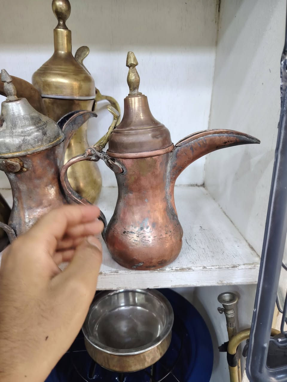 سلام عليكم
دالال بغدادي قديم جدآ قياس ٢٥ و ٢٣ تحف قديم ناحس أحمر طرق يدوي بدون ختتم سعرهن ١٨٠ الف توصيل موجود ***********

