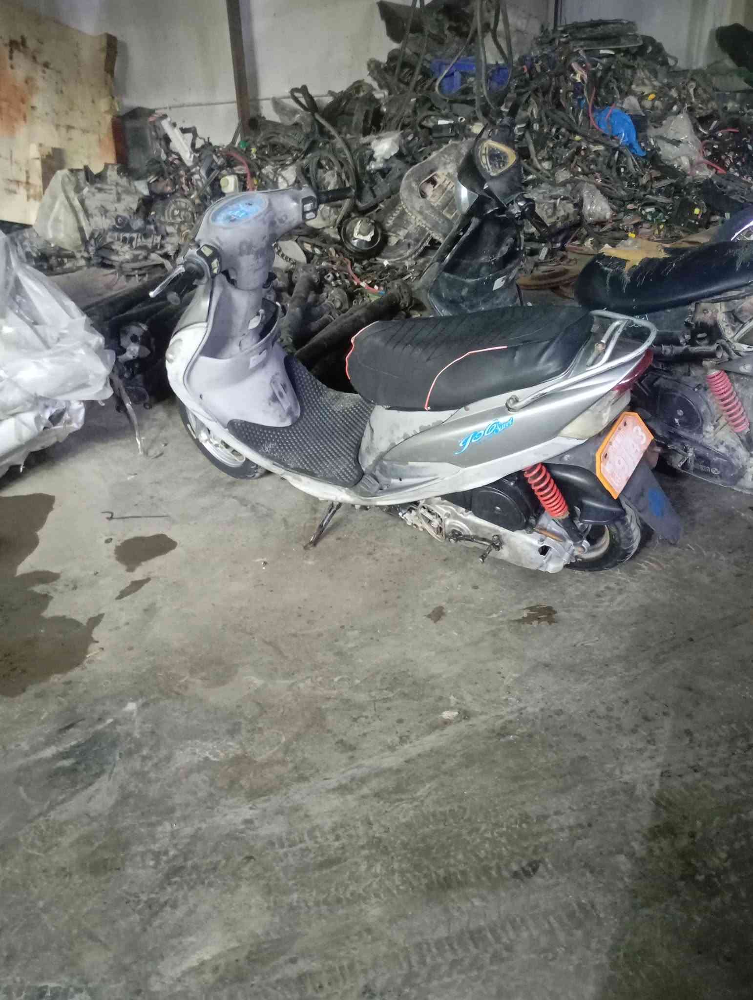 السلام عليكم ماكس منغولي البيع سعر 450 وبيها مجال مكاني الديوانية حي الجامعه .***********وتساب مفتوح والخلاف مفتوح  مستعجل عله بيعتها
