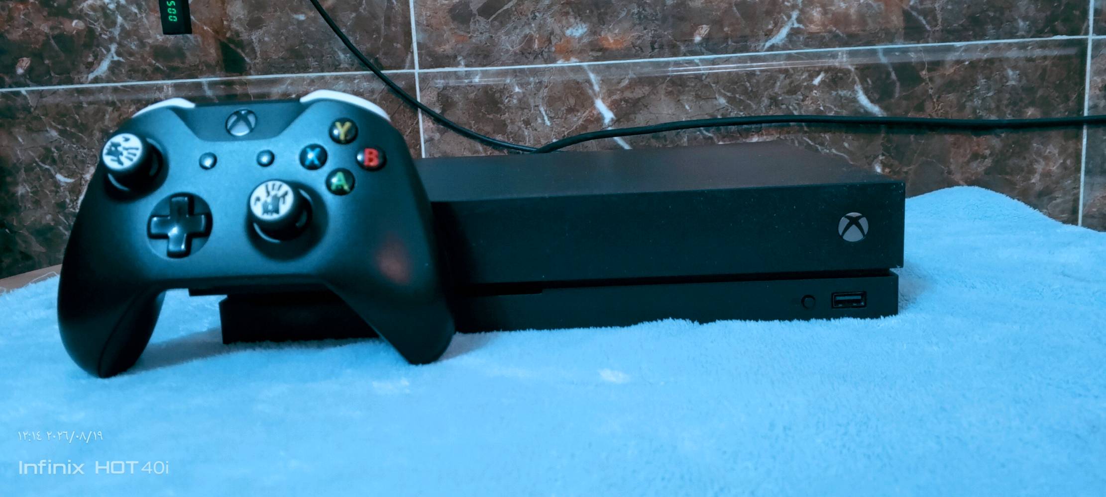 للبيع 
XBOX ONE X غني عن تعريف 
ذاكرة 1 تيرا 
وياه جوستك واحد اصلية مالتة 
كامل ملحقات الجهاز اخو الجديد نظافتة 98% مستخدم اسبوعين فقط يعني لوك ستيگر الجهاز بلواقع هيبة 
السعر 200 الف قفل قفل قفل بدون عملة 
199.750 مابي اعذرني❤
مكاني بغداد / الرصافة / حي الانتصار قرب السيطرة