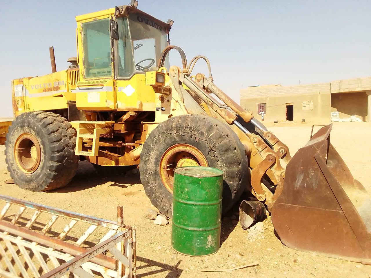 السلام عليكم اخوان مكلف بالنشر  شغل للبيع فولفو حجم 120 موديل 93 رقم شمالي مااتكع  بتسجيل مكفول من قبل العشائر  والحكومه  للاستفسار اكثر تواصل  مع صاحب الشفل ***********  علاوي
