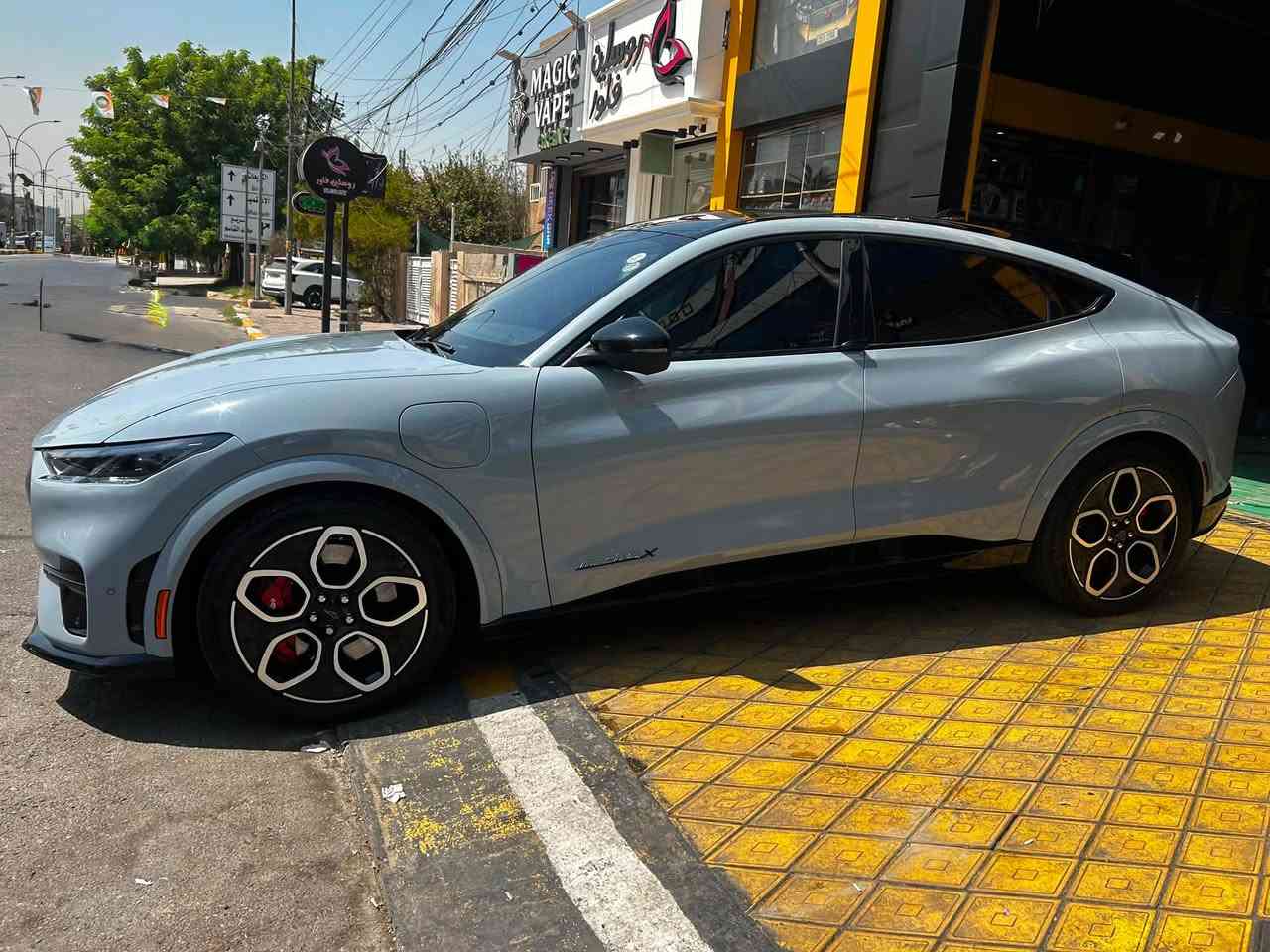 للبيع | Ford Mustang Mach-E GT 2024
كهربائية بالكامل 

الموديل: موستنك ماك إي GT
 • السنة: 2024
 • اللون: سموك
 • الممشى: 38 الف مايل
السياره دخول جديد للعراق
رقم اربيل الجديد 
السياره بيها كتاب تضليل نسبه 80% باقي من الكتاب 12شهر 

حادث السياره  تفصيخ شركه تأمين جاملغ والمازده والدعاميه  موجوده داخل السياره نفسهم مشدودات وبيها كلير من امريكا بدون معجون فقط رش السونار مرفق 

المواصفات : 
480 حصان + 600 lb‑ft عزم
المواصفات : 
 • التسارع: 0‑100 كم/س خلال ~3.8 ثوانٍ  
• ثلاث انظمة قيادة 
• نظام تعليق: Brembo فرامل 
• شاشة وسطية كبيرة 
 • نظام صوت B&O
• مقاعد رياضية جلد + كنتارة 
• تدفئة مقاعد امامية 
 • تدفئة ستيرن
 •  تبريد قطعتين 
 • حساسات امامية وخلفية 
 • كامرة خلفية 
 • تحديد مسار

مكان السيارة بغداد حي القاهره

سعر 220$ ورقة وبيها مجال للشراي

للاتصال ***********

