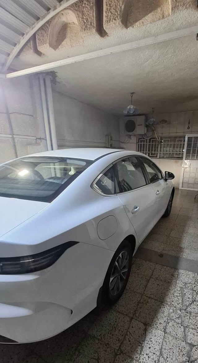 Byd دستروير موديل 2025 مرقم بغداد ماشيه الكلي 6000 الاف  عدى طخه دواجه بخشم جاملغ  ممصلحه مكانها بغداد الغزاليه السعر 20500  عشرين وخمسميه بيها مجال للشراي رقم الهاتف ‭***********‬
