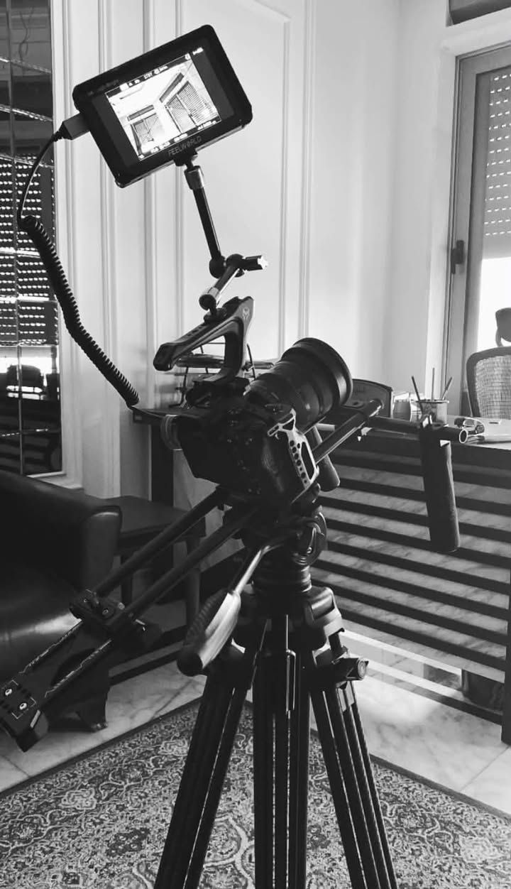 كامرة سوني a7iv للبيع
عدسه 24-70 sigma ii
ترايبود سمول رك كاربون فايبر هيد هايدروليكي 
شولدر رك من سمول رك 
شاشة feelworld f5 prox 
وياها كيبل hd to hd كلش عاليه جودته 
Cage من tilta ويا توب هنادل 
جنطة كامرات من k&f
فلتر nd من k&f
ستاند شفط من k&f 
2 ماجك ارم واحد سمول رك واحد نوعيه عاديه
كل الملحقات وياها من جنط و كراتين و حالة المعدات كلش كلش نظيفه 98% 
واتس اب 
*********** تفاصيل اكثر و صور اكثر و السعر
