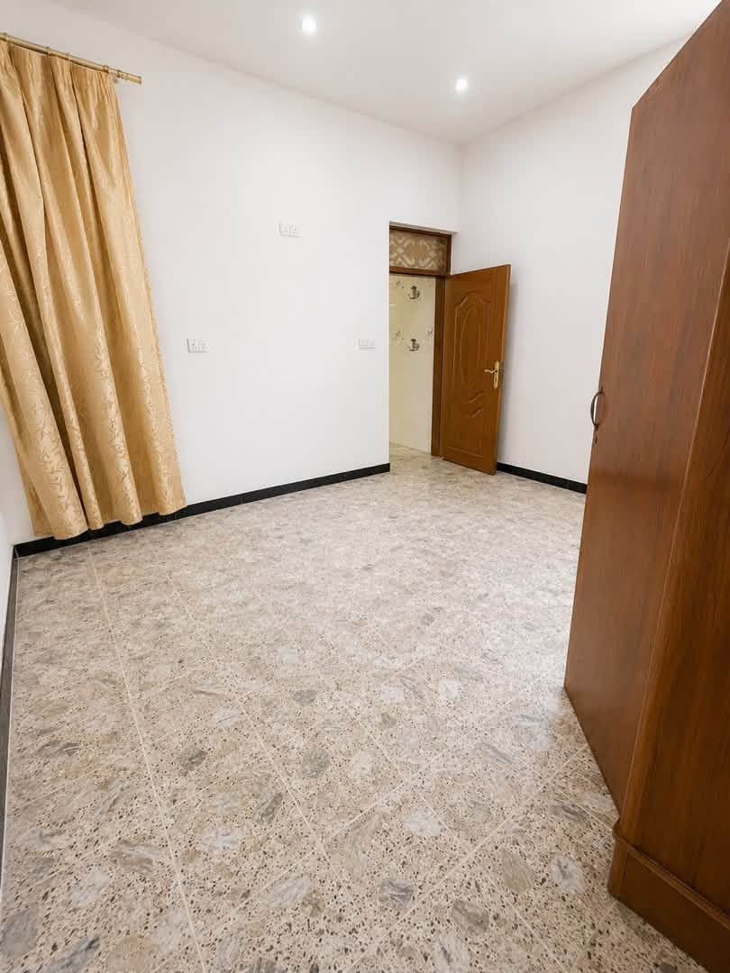 للبيع بيت حديث ١٠٠ متر في النجف حي الزهراء قريب جداً ع الروان البيت طابقين الارضي غرفة وصالة واستقبال ومطبخ وصحيات والطابق الثاني غرفتين وصالة وصحيات السعر ٢٠٩ ملاحظة من البيت كلش قريب ع الروان للجادين بالشراء *********** مكتب حسنين شربة متوفر واتساب
رابط الكروب الخاص بنا ع الفيسبوك 👇👇

https://www.facebook.com/share/g/1EnbDs4963/?mibextid=wwXIfr
