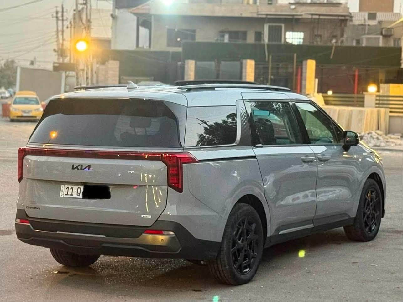 ياالله
السلام عليكم

كيا كرنفال هايبرد 2025 SX برستيج بلاك ادشن وارد امريكي 

Kia Carnival Mpv Sx Prestige 2025 1.6 Hybrid  

‏                  Hybrid حجم المكينه : 1.6 تيربو + هايبرد 

         المسافه المقطوعه : ٤٥ الف كيلو  

            الضرر : موضح بالصور 

حالة الايرباك : كشن + برده 

#مواصفاتها 

1.شاشه امامي + شاشات ايباد خلفيه

2.كامرات 360

3.بصمه

4. بنوراما فتحتين

5.ويل كب اسود

6. تشغيل عن بعد

7.حساسات خلفي امامي

8.بيبان كهرباء

9.لايتات لد

10.لايتات زنون

11.بكلايتات لد

12.اشاير بالمري

13.رادارات 360

14.كشنات جلد اسود

15.ثلاث قطع تبريد

16.هيترات بالكشنات حار بارد امامي خلفي

17.هندبريك بصمه

18.شحن وايرليس

19.هيتر بالاستيرن

20.كشافات 

21.مري شفط

22.كشنات كهرباء امامي خلفي

23.كشن السايق ميمري

24.تحديد مسار

25.نظام ايكو سبورت عادي

26. شاشات خلفية ايباد

27.كامرات محيطية داخل السياره

فول موصفات 1/1 جاهزه مرقم بغداد

السعر  ٢٧٥٠٠$  

المكان في كربلاء حي الحسين  

       موبايل

 ***********

   ***********
