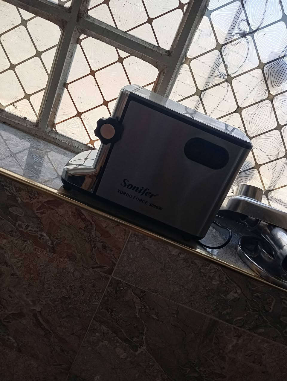 فرن كهربائي لبيع نظيف بسعر مناسب مع مثرمت لحم جديده ملف نحاس 
التواصل واتساب
***********

