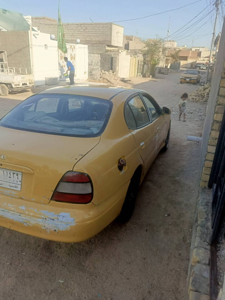 يالله سلام عليكم شباب بيع مستعجل دايو لكنزا موديل 2000  رقم قادسيه الماني تحويل مباشر مكينه وكير انضاف حداديه نضيفه تخم تاير نضيف كهربائيات شغاله سياره حلوه ومرتبه ترايك وين ميعجبك اسعر 14 وبيه مجال بصيط مكاني نجف شارع المطار ***********
