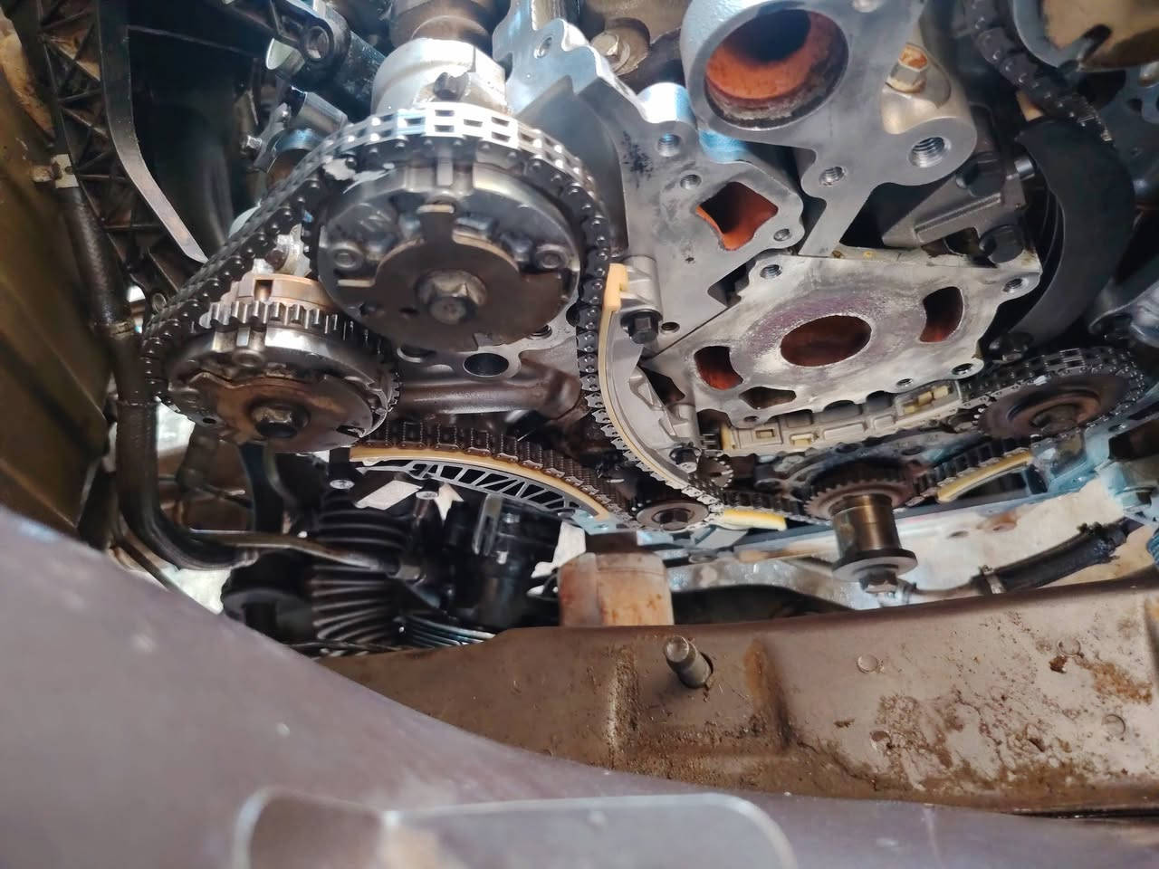 🔥🔧  محرك 3600… 🔧🔥

#ضبط اعادة سنتر تايمن ال  محرك 3600 مع الاهتمام بأدق التفاصيل، من الداخل للخارج 👌

⚙️ تبديل تخم تايمن المحرك
🔗 تبديل الزناجيل
🛠️ تبديل تخم مساطر التايمن
🔩 تبديل تخم الضواغط
⚡ تبديل تخم جبن حساسات VVT
🔧 تبديل تخم جبن القبق ولفات
🌀 تبديل جبنة رأس كرنك

🧼🔥 وغسل أغطية المحرك بالبخار المضغوط لإزالة رواسب الدهون والزيوت المتراكمة، حتى يرجع المحرك نظيف ومرتب من كل الجهات ✨

🔧 ورشة أنور سوزوكي وإكونوكس
📍 كربلاء – الحي الصناعي – الأبلوك الثاني – شارع السايدين – سايد الدخول
📞 ***********
📞 ***********
