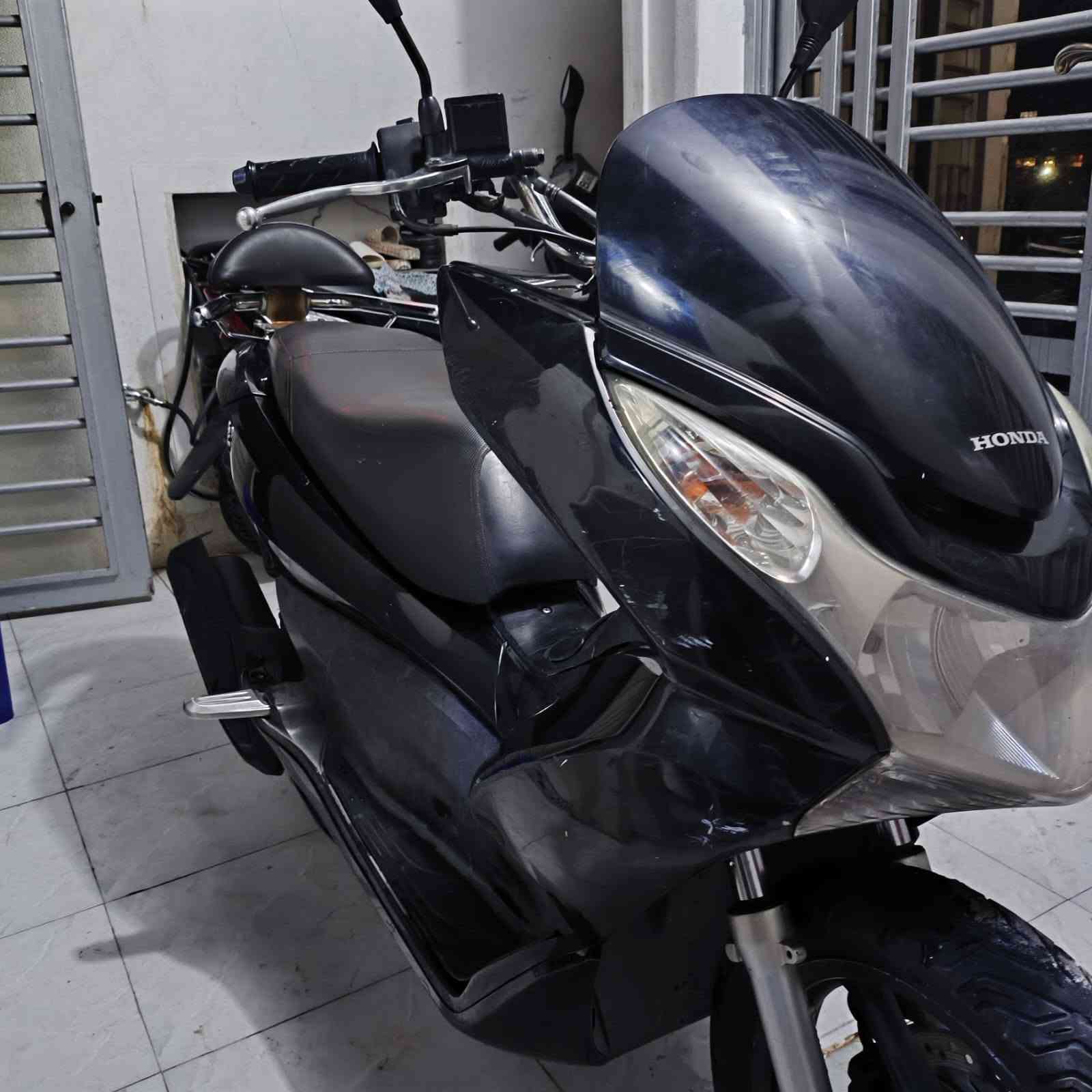 السلام عليكم دراجة للبيع PCX جيل الأول دراجة نضيف مثل ما موضح ب صور نقص جاملغ امامي واستاند خلفي فقط مكينة ناعمة مكاني شعب الثعالبة                              رقم تلفون ***********
السلام عليكم دراجة للبيع PCX جيل الأول دراجة نضيف مثل ما موضح ب صور نقص جاملغ امامي واستاند خلفي فقط مكينة ناعمة مكاني شعب الثعالبة                              رقم تلفون ***********
سعر ٩٠٠ وبيهة مجال قليل حك الجية
