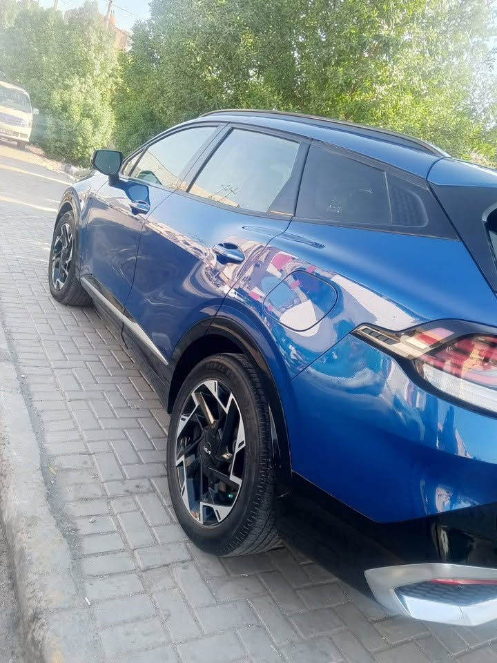 السلام عليكم 🙋 
كيا سبورتج موديل2023 
 

فول برستيج اعلى فئة sx.prestige 
وارد امريكي حادث مثل ما موضح بصورة چاملغ خلفي بارد ودعاميه إماميه نفسه 
 
 
مواصفاتها :-

1. بانوراما
2. بصمة : تشغيل - ابواب - صندوك
3.  صندوك كهرباء
4. شاشة كبيرة على طول الدشبول دجتل كامل 
5 كيجات الكترونية متغيرة حسب الوضعيات
6. انظمة القيادة : سبورت - سمارت - نورمال
7. كشنات جلد لون اسود 
8. كراسي كهرباء فول تحكم مع كشن ميموري 
9. اضواء ترحيب عند الاقتراب مع ترحيب داخلي عند الصعود او المغادرة
10. شحن وايرليس
11. منافذ تايب سي عدد 3 مع 2 في الكشنات ومنفذ يو اس بي ومنفذ جداحة
12. هاند بريك بصمة
13. اوتو هولد
14. كاميرات 360 مع كاميرات بالاشارات الجانبية مع وضعيات مختلفة للكاميرات
15. فول رادارات امامية وخلفية وجانبية
16. تحديد مسار ذكي
17. قيادة أليه ذكية
18. نقطة عمياء
19. كروز سرعة
20. تبريد وتدفئة كشنات مع تدفئة ستيرن
21. سستم صوت هارمن harman / kardon 
22. خزن كشن سائق ميموري وضعيتان‎
23. وضعيه تغير صوت المحرك
24. اشاير بالمري
25. تشغيل عن بعد
26. شاشة لمس متغيرة لتحكم الميديا او لتبريد
27. ستيرن فول تحكمات
28. ليدات ارضيه متغيره 

السياره فول 1/1 

مكان سيارة بغداد 
رقم بغداد 
للاستفسار.   ‭***********‬
معروضة / 220
