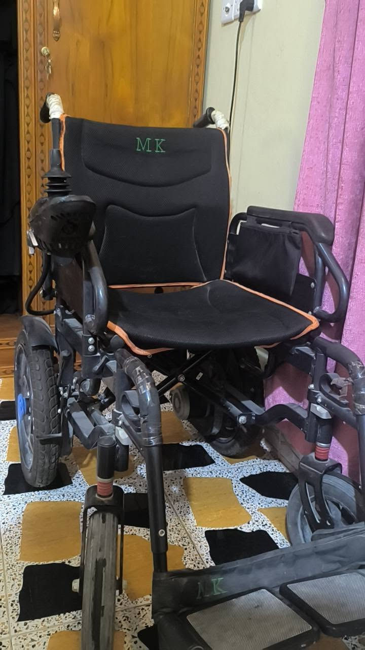 السلام عليكم عربانه معاقين گير  للبيع جاهزه وشغاله وجديده كلش ..بس اذا اخليه ع الشحن تشتغل اذا افلته عن الشحن ما تشتغل عوزه بطاريه او شحن سعر 500 وبيه مجال =***********
