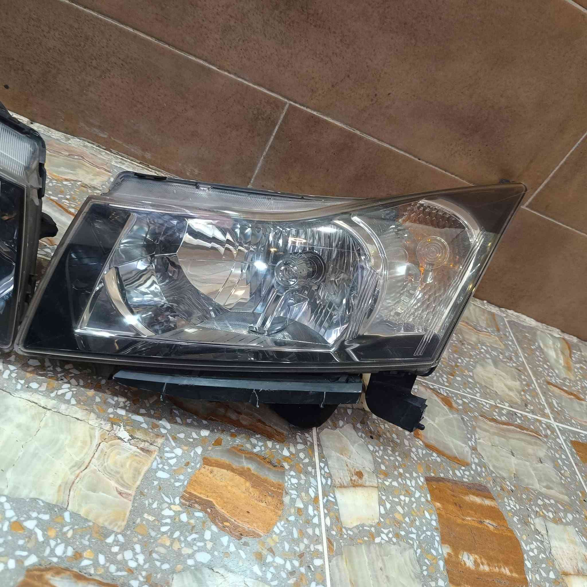 السلام عليكم زوج مازدات وتك بك لايت السعر 100 الف يعني 3 قطع بغداد الرصافه اكو توصيل
للمحافظات الاتصال ***********
