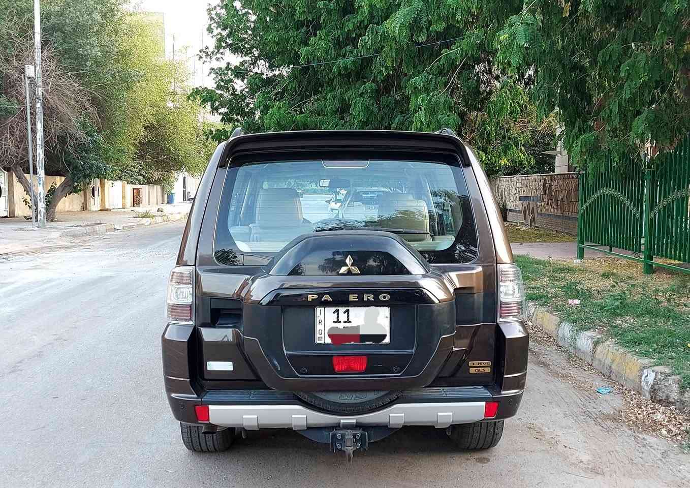 السلام عليكم 
للبيع باجيرو 2018 حبتور العلامات الذهبيه لون جوزي مميز محرك 3800 رقم بغداد بأسمي فول أعلى مواصفات
فتحه
شاشه اصليه قلاب 
سستم صوت روك فورد ودمام بالصندوك
كاميرا خلفيه
حساسات خلفيه
درع وهوك سحب بلادي 
برده صندوق خلفي سلايت بلاديه
8ايرباك
ثلاجة
7راكب الكشن الخلفي ممفتوح بجيس الشركه بعده
زراك لايت 
كشنات جلد والاماميه كهرباء
فول تحكم ستيرن 
لايت زينون 
مري شفط + ترحيب
3 قطع تبريد ثلج 
دكمة دفلوك
ويل جبير 18 
سبير منازل
مكفوله من الصبغ حتى الدعاميات بيها فقط بارد قليل بالباب الخلفي
السعر 215$ ورقه للاستفسار ***********
