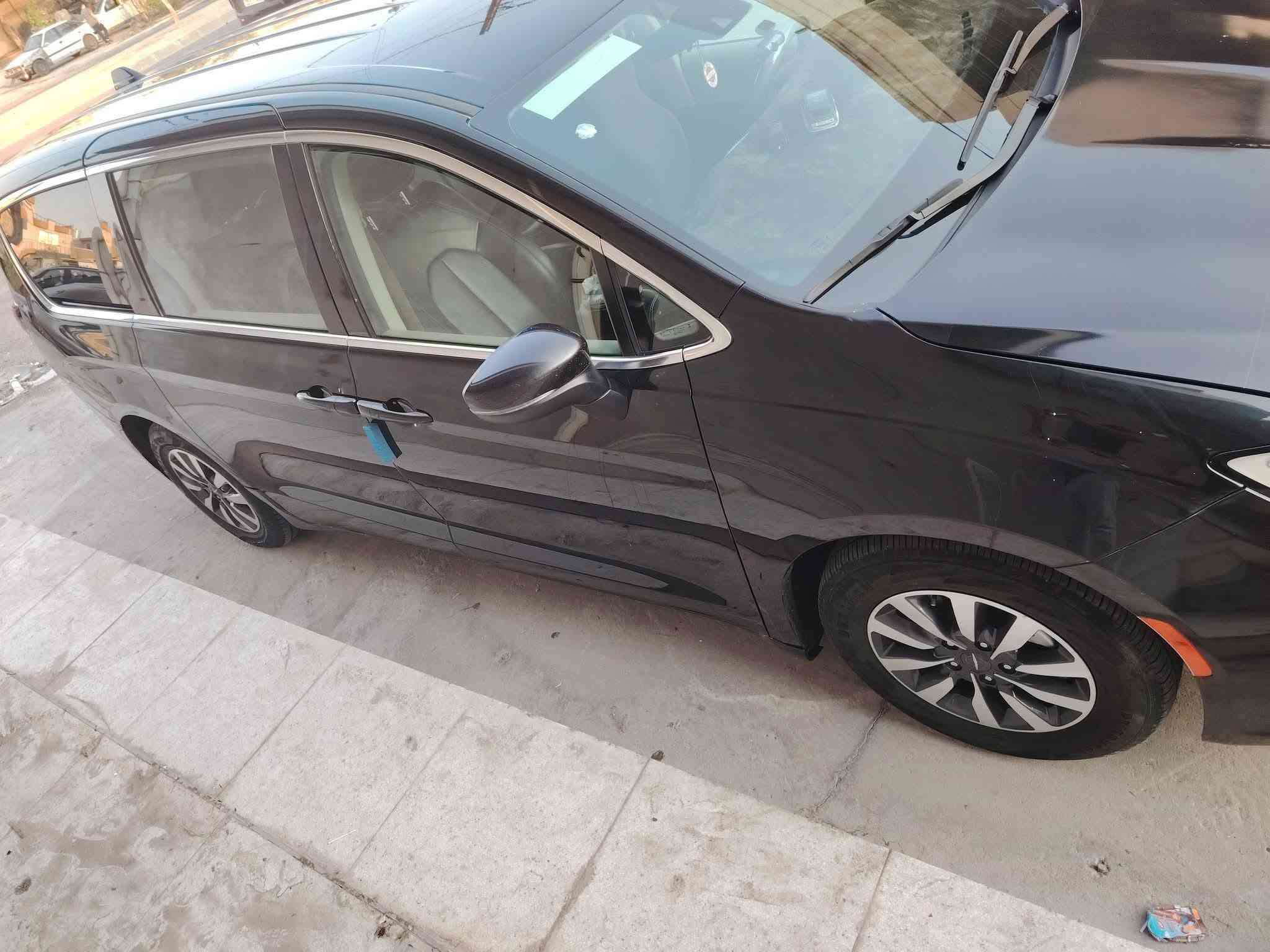 سعر جدا مناسب
كرايسلر باسفيكا هايبرد  لون  اسود موديل2023

ضربتها خفيفه جداََ بنيد فقط مع الجاملغ الأمامي راجع نفسه

ايرباك سليم

#الرقم     :بابل باسمي  

ماشيه :88 مايل  

المواصفات 

▪️ محرك 6 سلندر 3600

▪️رادار امامي تفاعلي متعدد الاستخدام

▪️لايتات زينون عالي وناصي مع حاجب LED مع كشافات دعامية زينون

▪️ حساسات خلفي اصل 

▪️ حساسات الاجتياز الجانبية 

▪️ كشافات دعامية اصل 

▪️ بصمة باب وبصمة تشغيل وتشغيل عن بعد 

▪️كشن ذاكرة (خزن ميموري) لكرسي السائق

▪️ طقم ويل حجم 18 مع طقم تاير بحالة ممتازة 

▪️ كاميرا خلفية دوارة مع الستيرن 

▪️ باب جنطة كهربائي شفط 

▪️ ابواب جانبية كهربائية  

▪️ غرفة السيارة جلد اسود اصل 

▪️ تحكم كهربائي متكامل لمقاعد المقدمة 

▪️ شاشة دشبول كبيرة لمجموعة من الايعازات 

▪️ السيارة 7 راكب مع 3 قطع تبريد 

السعر 220 وبيها مجال

مكان السيارة بابل

 الاتصال على : 

*********** 

***********
واتساب
