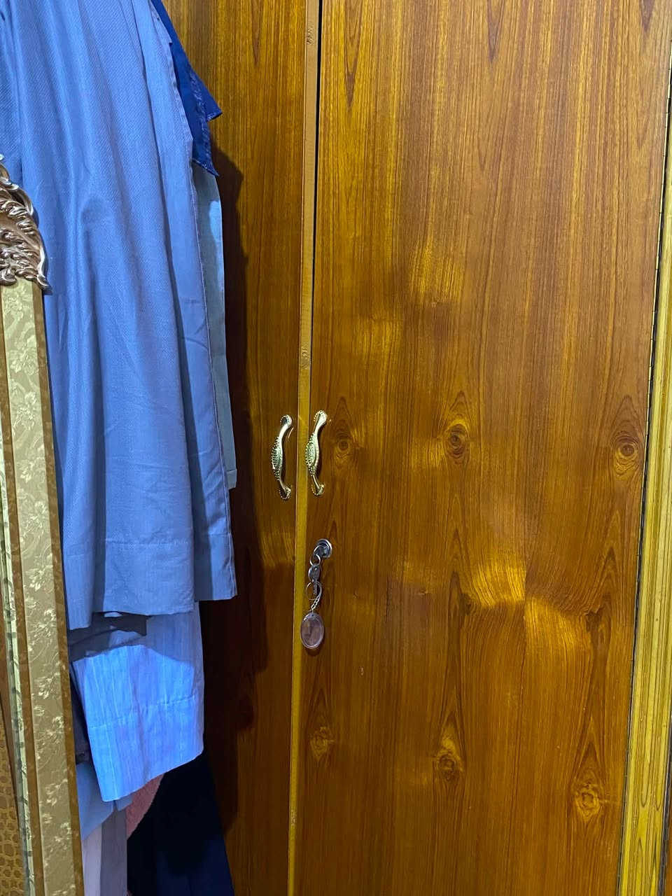السلام عليكم كنتور حطاطه للبيع مسوي عل حسابنه اريده500الف وبي مجال للشراي خاص مفتوح ورقم ***********
