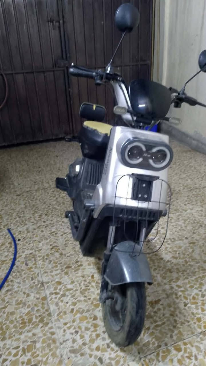 عندي هذا الماطور عل شحن اريد ابيعه السعر 200 وبي مجال للإستفسار الاتصال على هذا الرقم ***********
