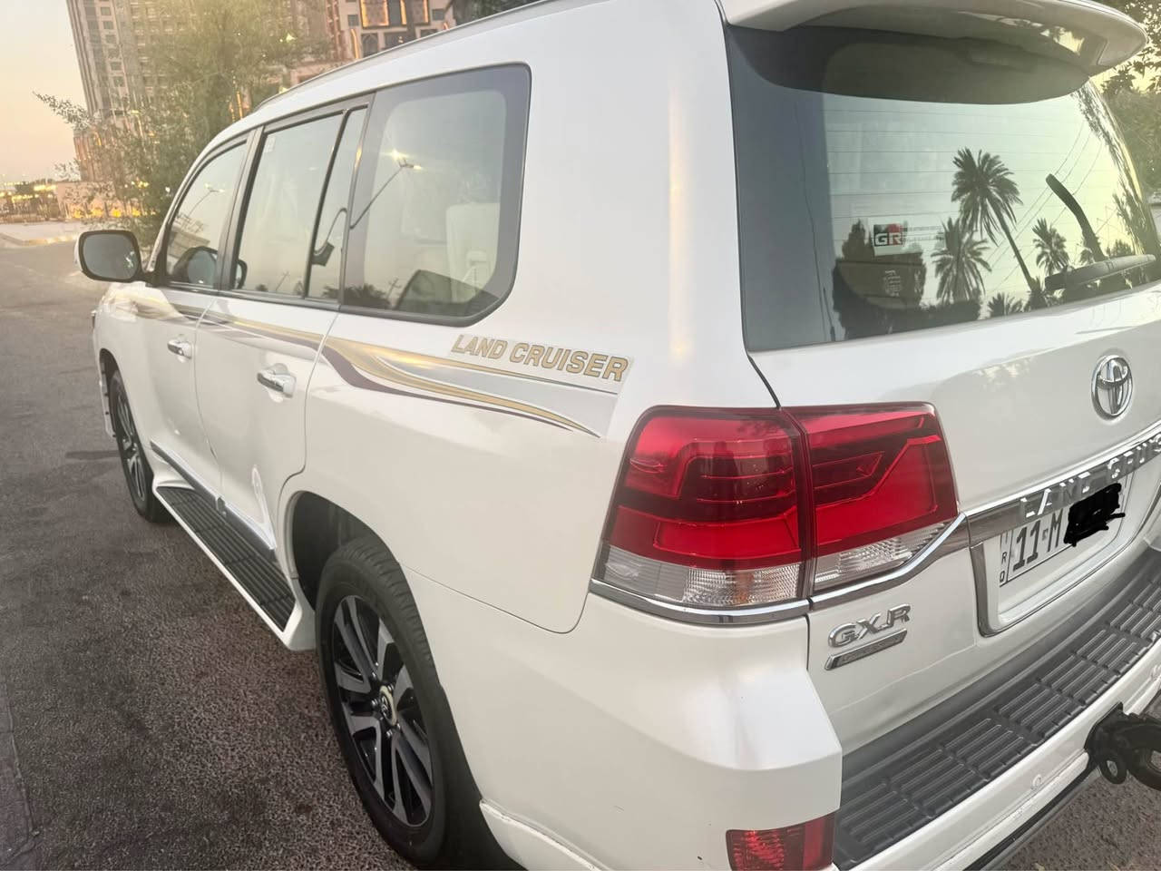 للبيع لاندكروز2019 gxr بريم  رقم بغداد السيارةدبل ماوس كشنين كهرباء جلد مكينة ستة سلندر 4000 دفدي بالقمارة  حساسات امامي خلفي  تشغيل عن بعد تخم تاير جديد السيارة كاملة بيه باب الجنطة الجوبه مبدل نفس الون والسيارة تقرة دبل كود بسونار 
السعر 46800$وبيه مجال بسيط 
مكانه بغداد الكرخ  *********** بغداد, العراق
