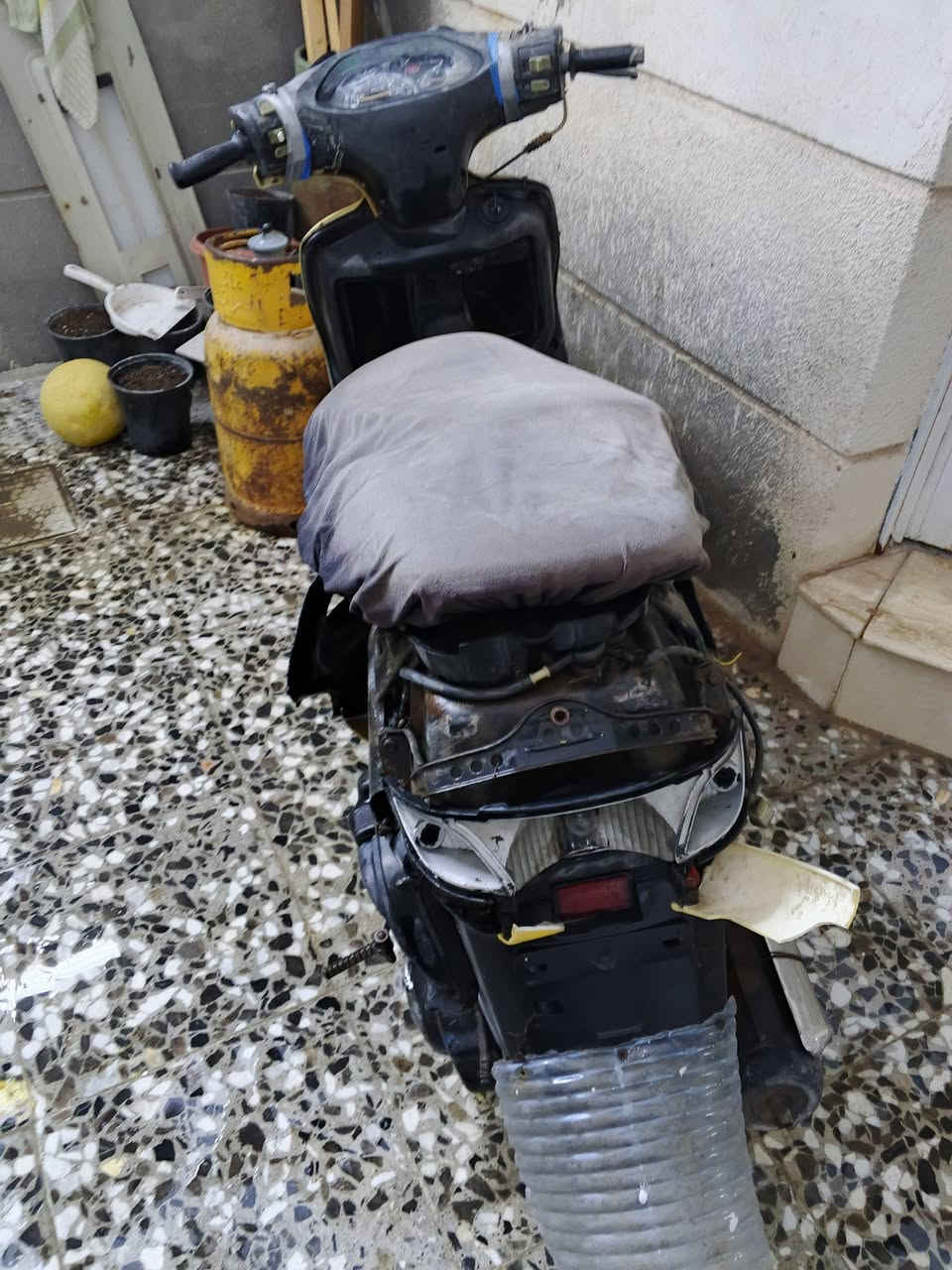 دراجه ناريه للبيع فراشه عطلانه الي حاب يشتري هذا رقمي ***********
