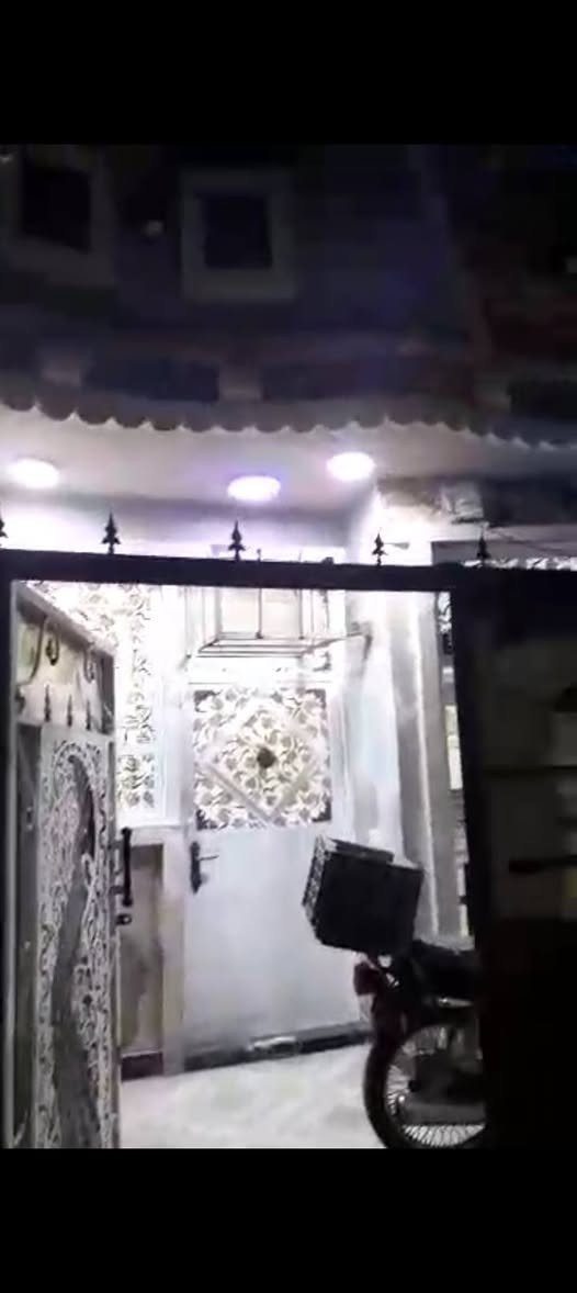 يوجد بيت الايجار
مساحه 90متر في كميره قريه حجي صبر قرب جامع كميره 
يتكون من غرفتين نوم واستقبال وصحيات 
السعر 350 وبي مجال 
الاستفسار أكثر الإتصال على الرقم ***********

نص مكتوب في الصور:
- ٢٠٢٦/٠٩/٣٠ ٠٧:٠١ م مشغل الفيديو المزيد حذف تعديل المفضلات مشاركة