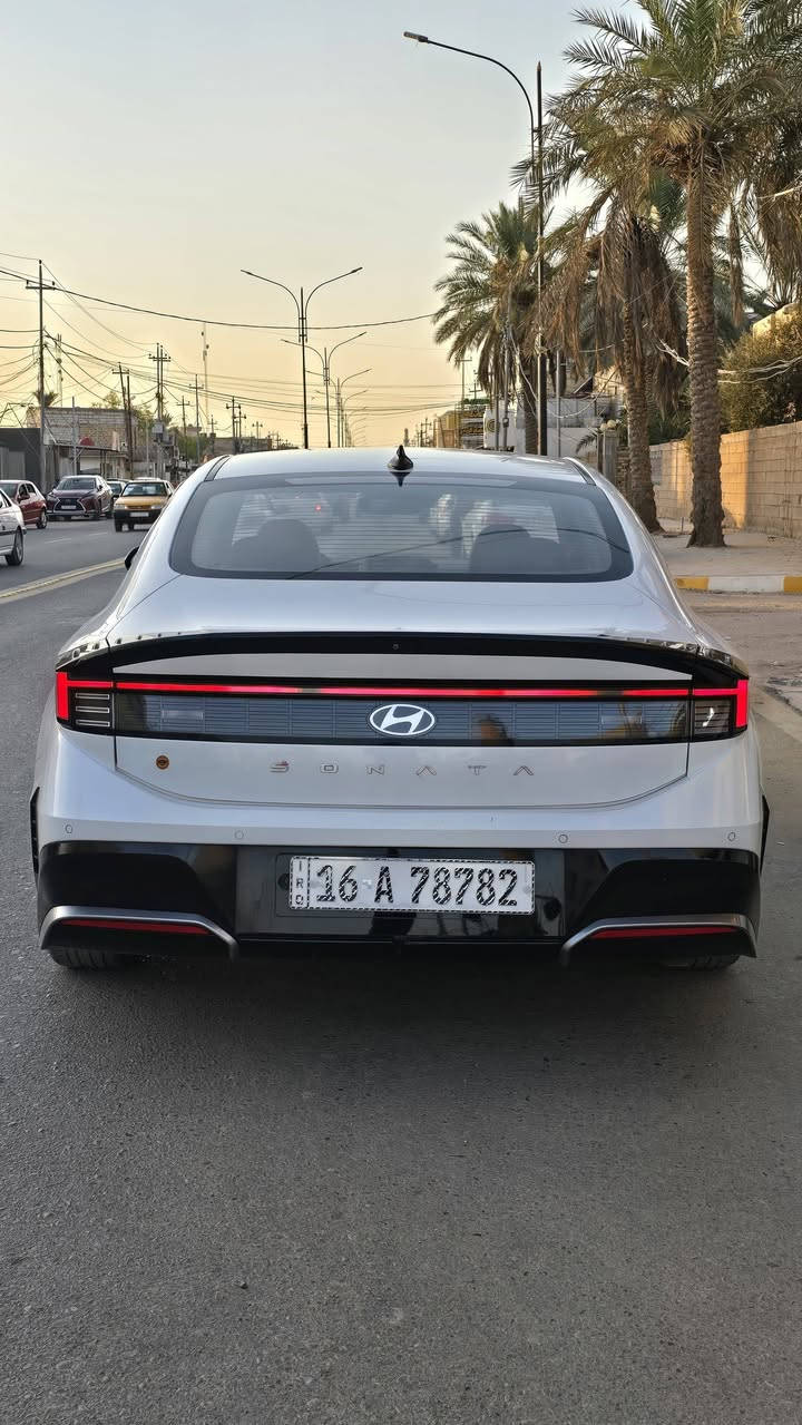 سلام عليكم سوناته موديل 25وارد كوري غاز بلادي فول مواصفات عده الفتحه
بيه ٣مكانات بارد ولباقي كفاله رقم قادسيه 
مكانه ديوانيه 
السعر 185وبيه مجال بسيط حره السياره 
 ***********
