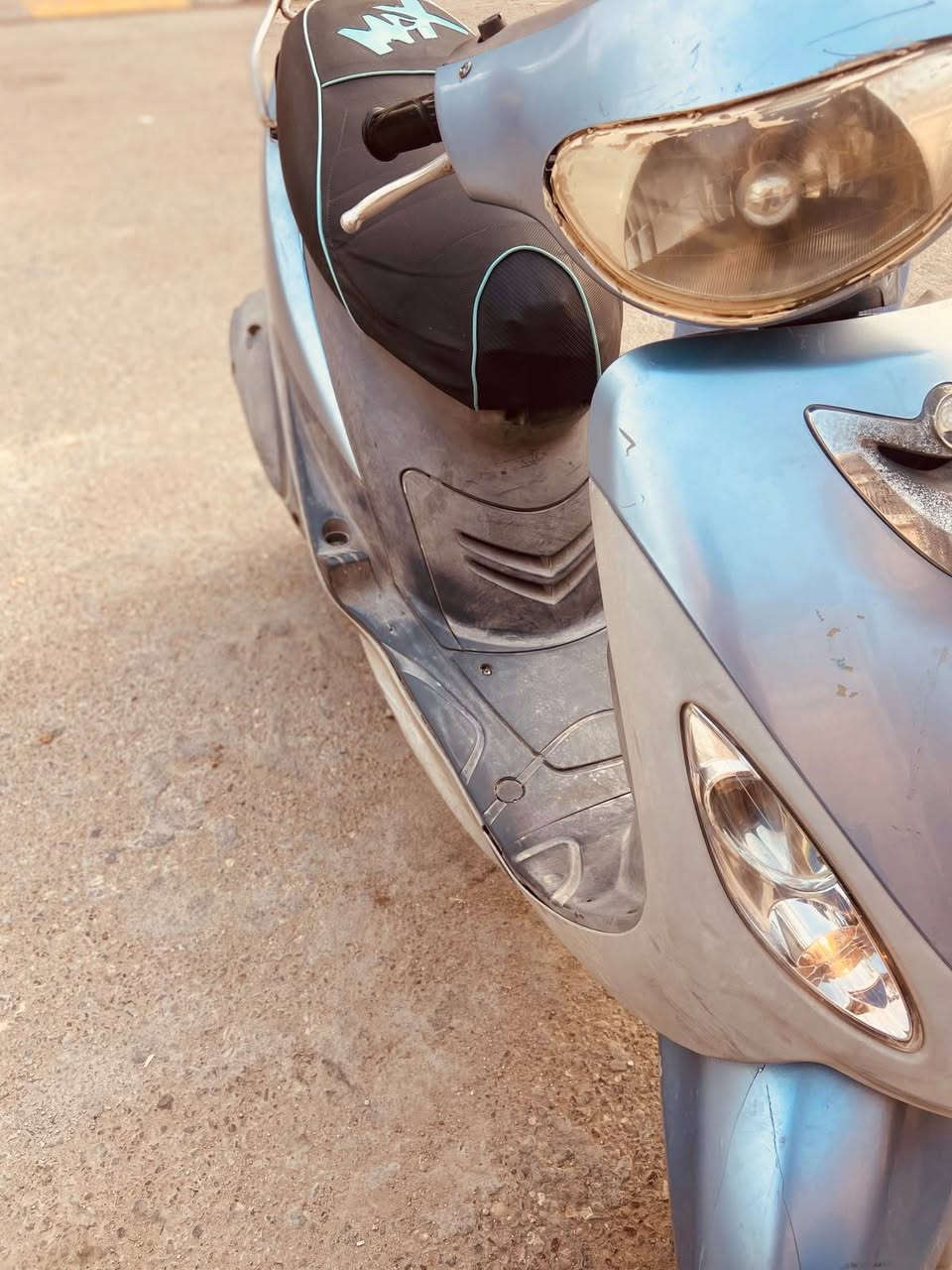 السلام عليكم دراجه ماكس منغولي حاويه لا مفتوحه ولا مبدل بيها شي الدراجه كلها بلاديه ونضيفه السعر 850  وهاذه رقم ***********
