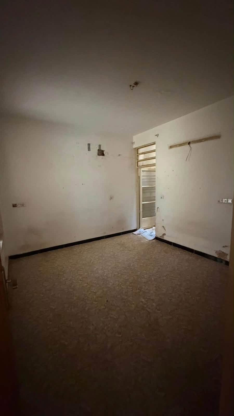 للإيجار للإيجار‼️ في السيديه مشتمل طابق ارضي ( مساحه 125m )
المواصفات :
* معزول عزل تام 
* غرفتين نوم 
* مطبخ 
* صاله 
* خدمات صحيه

* السعر : 700 الف 
 _______________________________________

•الموقع🗺️: بغداد / السيدية - مربع الاربعميه قرب الشارع التجاري 

للاسـتفسـار الاتـصال علـى الارقـام التـاليه  (
***********)
