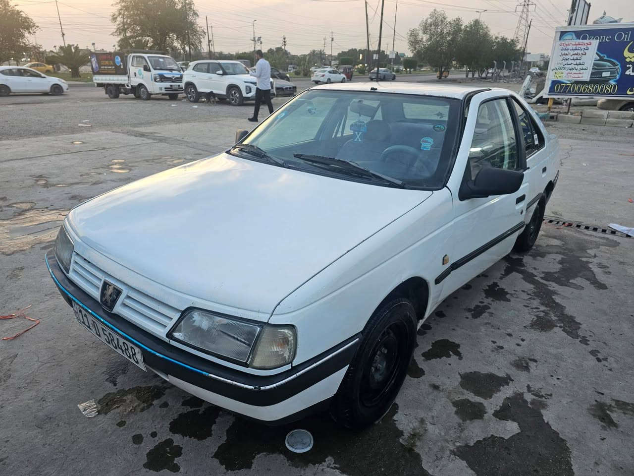 بيجو GLX موديل ٢٠٠٩ السعر38 وبيه مجال
رقم بغداد الانكليزي سنوية بأسمي لل٢٠٢٩ تحويل مباشر
السيارة مكفولة من الضربة.(و بيها صبغ هذني الي مأشرهن بالاحمر)
كهربائيات كلها شغالة.
تبريد ثلج كمبريسر جديد شاده.
محرك مجفت كامل.
غراض تجفيت كامله شركة ايساكو كله اصلي. 
و الدواسات معمرة اثر خياس و البنيد بالسونار اشر مفتوح بعد مندري مفتوح و راجعين شادينه لو مبدلينه بواحد مال شركة.

يحتاجلها صدر و فيشه مال التبريد لان تشكل و الجوزة مال الدهن  بيها نضوح  يحتاج تتبدل

كلشي مذكور بالمنشور لا تخابرني تكلي شبيها السيارة
تشوف السيارة متعجبك سعرها هواي عليك
اترك تعليق طيب حتى اترحملك عليه

مكان السيارة الغزالية 
***********
