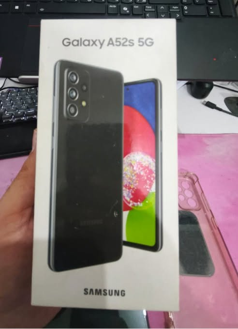 السلام عليكم
Galaxy A52s 5G 
256/8
مستخدم ما داخل صيانة ابد
مشتري جديد مو امزون
كامل الملحقات باكيت و شاحنة وكيبل ولاصق شاشة و حافظتين شفاف جلاتين
السعر 235 وبي مجال بسيط
بغداد حي الخضراء ***********
توصيل بغداد و محافظات 5
