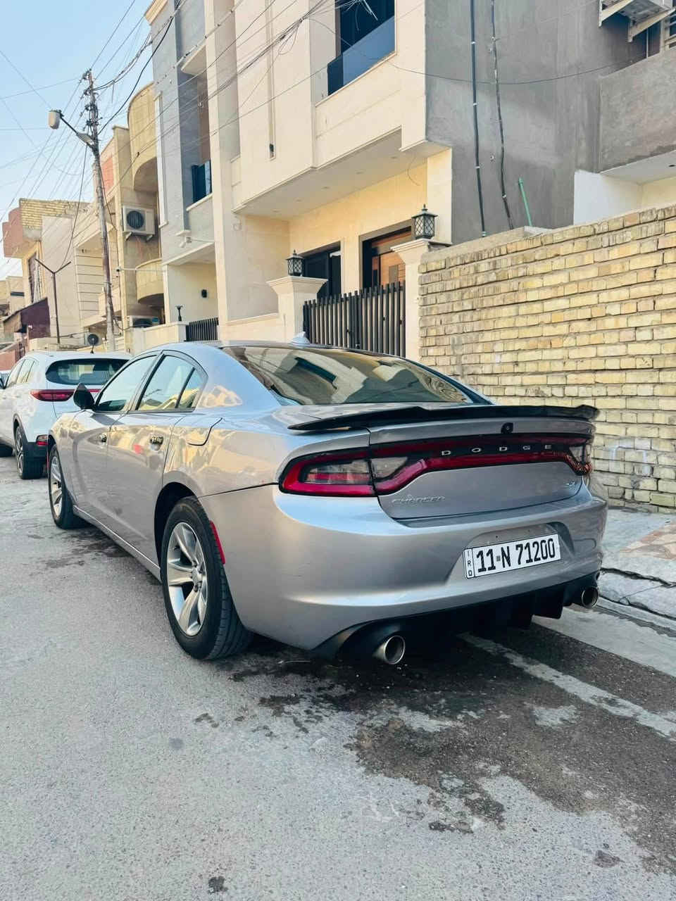 مراوس فقط راس براس موديل 2016/2015/2014ءيي موديل عادي اني احب اغير ما بقه علا أشي  ///جارجر موديل 2017 وارد امريكي sxt لون سمنتي داخله كلين وصار بيه بالعراق قطعتين تصليح وصبغ والباقي مكفول فول مواصفات عده الفتحه سياره بيهة حالوب قليله  كير مكينه اكسل كفاله  سياره بصمه شاشه كبيره كشنات كهرباء تدفئه تخم تاير جديد تشغيل عن بعد تبريد ثلج
