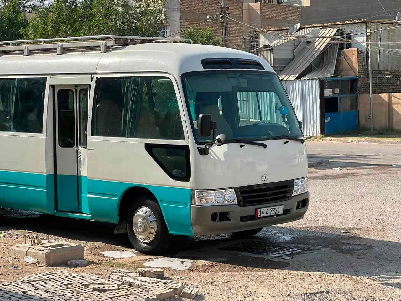 السلام عليكم كوستر للبيع مديل 2006  تبريد محورمكينه جديده منضومه غاز 120لتر كشن مال ستاركس كاردن حداديه جديده رقم الهاتف *********** العنوان بغداد
