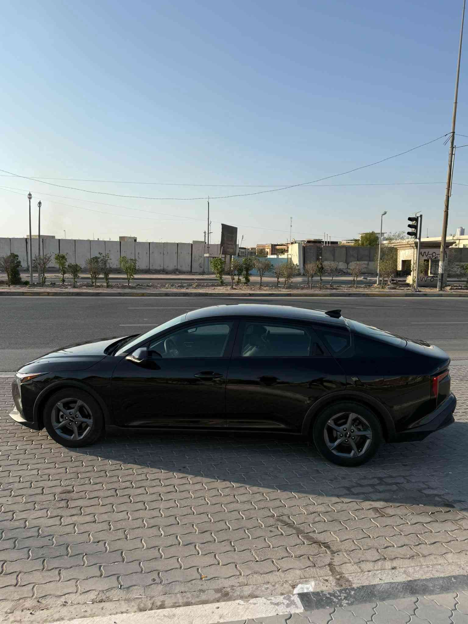 ( كيا k4 وأرد امريكي مديل 2025 )
(رقم أربيل دولي تسجيل جديد )
حادث بنيد نفسه مصبوغ نصه+ جاملغ اييسر ربعه صبغ ) 
(بدون شاصي بدون دواخل  ) 
    (كير ومكينة بوضع شركة ) 
      (مكينة 2.000 دوش ماشية 19 فقط زيرو )
سيارة جاهزة من كلشي 
بصمة  / هندبريك دكمة  / لايت LED  / تشغيل من بصمة / شاشة كبيرة متصلة ديجتال   / اوتو هولد / LED امامي وخلفي / قيادة ذاتية / كامرة دوارة / رادار تعديل مسار / اوتو بريك / مود درايف / تحكم ستيرن / كروس سرعة /مانع انزلاق / بلوتوث / اواكس / USB /موصفاتها هواي ومعروفة 
العنوان  البصرة الابله 
السعر 160وبيها مجال 
رقمي ***********
