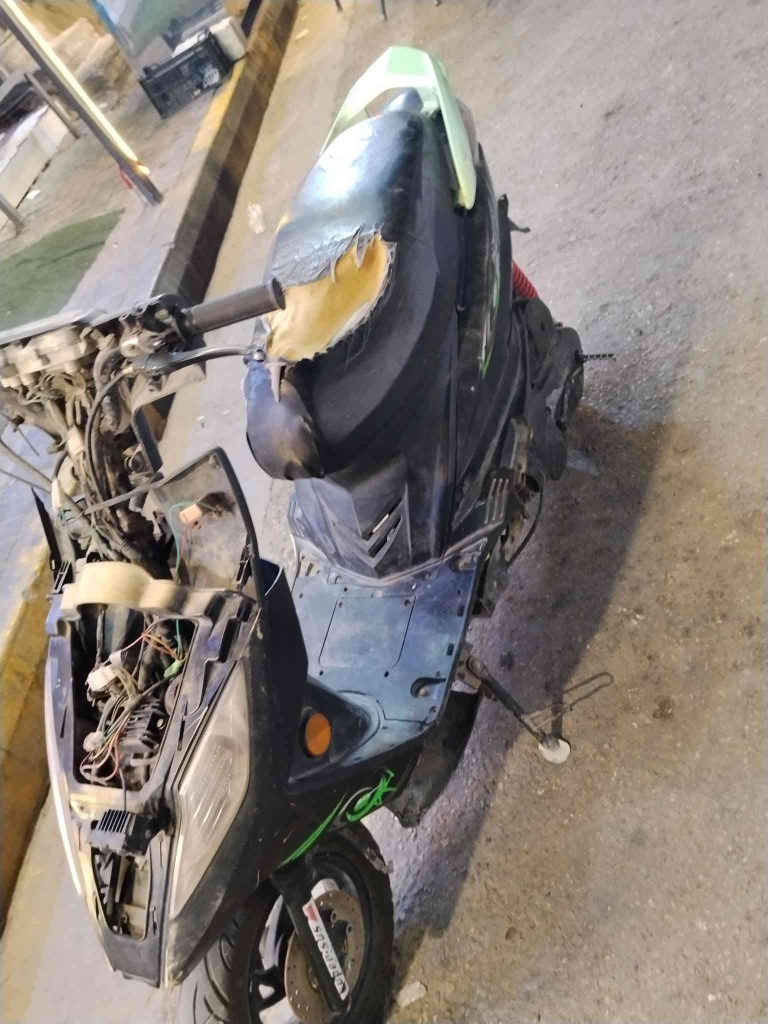 للبيع دراجه كامكو مكينة ماكس ياباني درجة حلوة مال شغل تروح وترجع خير من الله سلف هندر لايتات سكن كاملة الدراجة مكينة حلوة شلعة معدل نعومة السعر 175 مكاني كربلاء حي الغدير يم الصورة للتصال *********** متواجد واتساب كذالك
