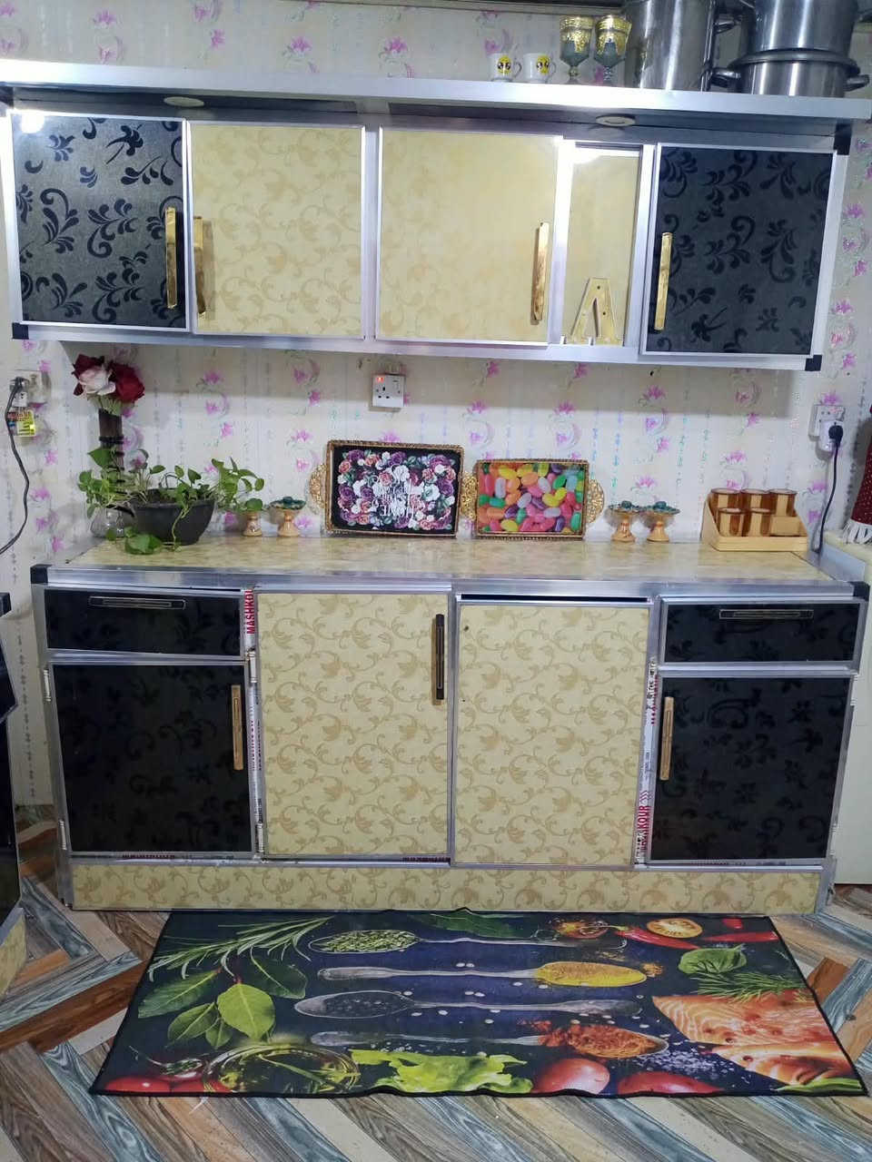غراض للبيع كلمن وسعره 
الفلوجه حي الشرطه شارع الشركه 
***********
