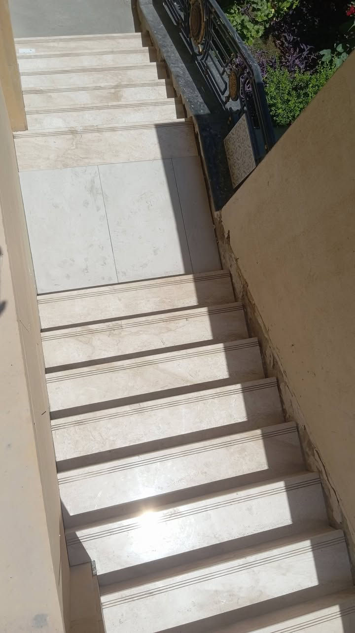 السلام عليكم ورحمه الله
احنا كادر مصري لتركيب البورسلين والمرمر والسيراميك اذا في مقاول نشيل منه شغل وبيكون ع حسب الاتفاق والله المستعان وهذا رقمي بيه واتساب ***********
