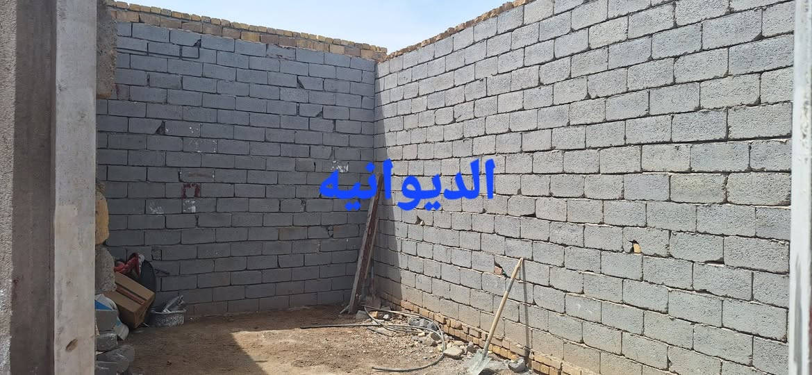 بيت زراعي • مقابل اكاديمية الشرطه • ٣٠٠م