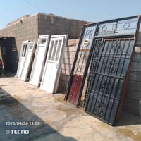 بيبان بلاستك • ٤ قطع • باب حديد